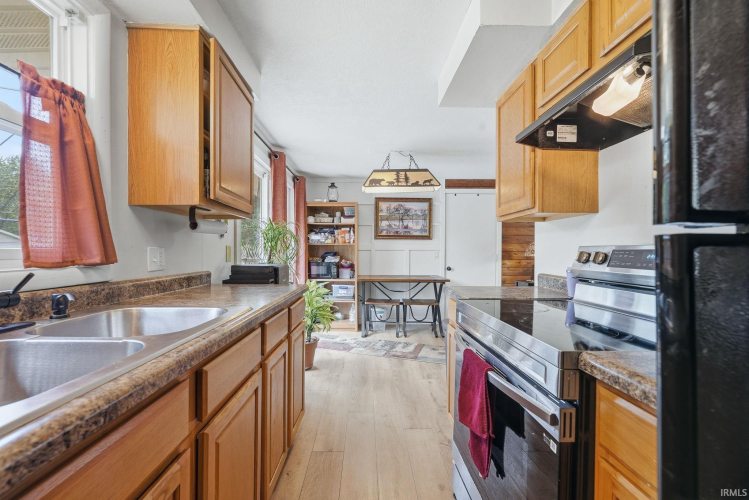 Listing Image 16