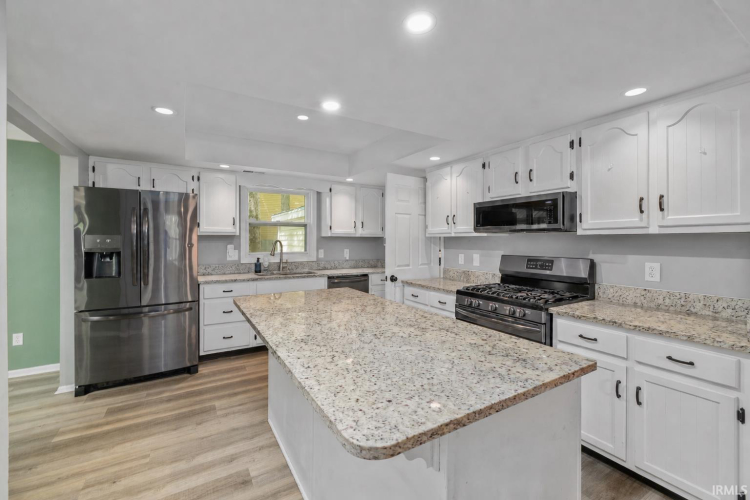 Listing Image 7