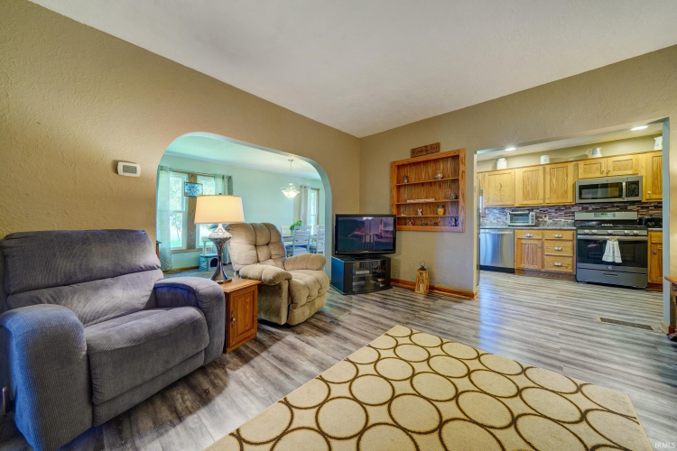 Listing Image 7