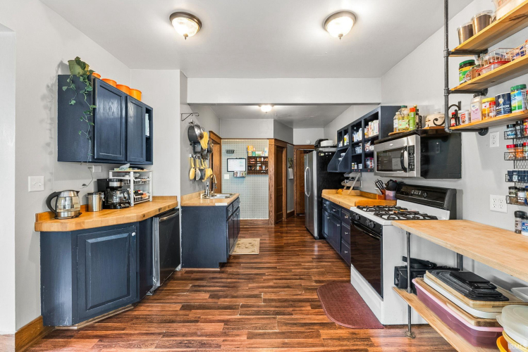 Listing Image 14