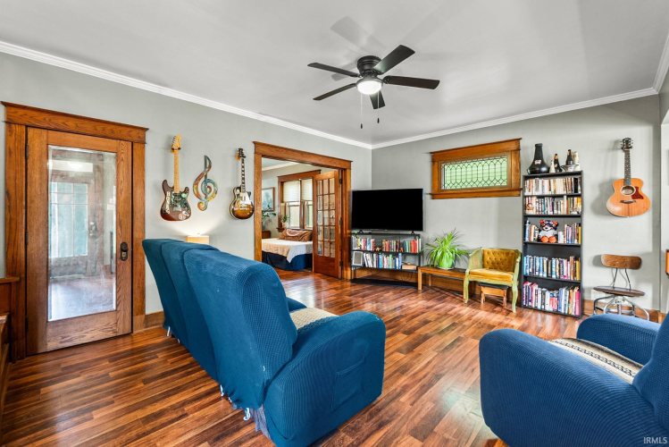 Listing Image 3
