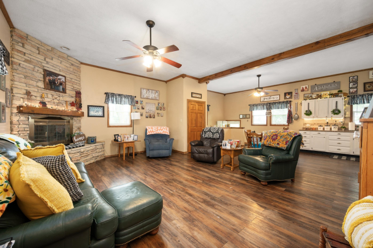 Listing Image 5