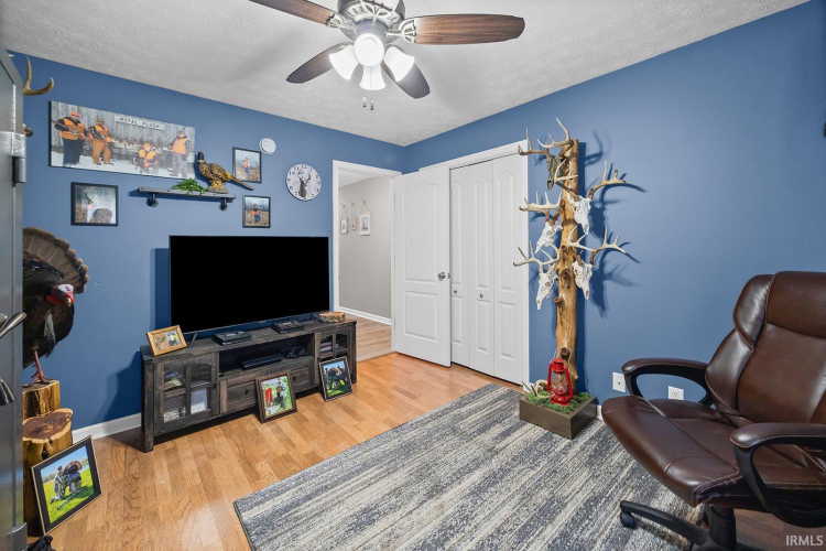 Listing Image 17