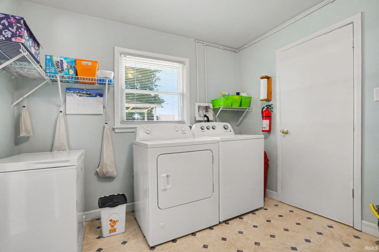 Listing Image 17
