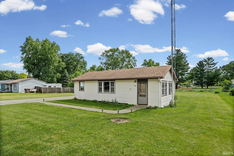 Listing Image 4