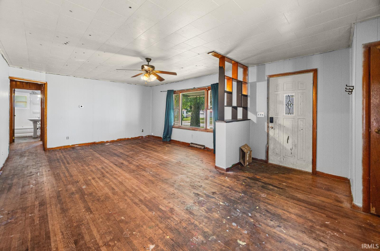 Listing Image 6