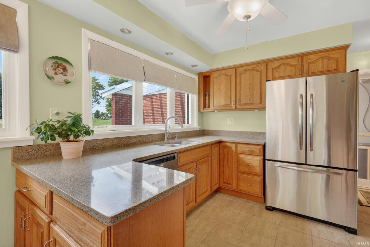 Listing Image 9