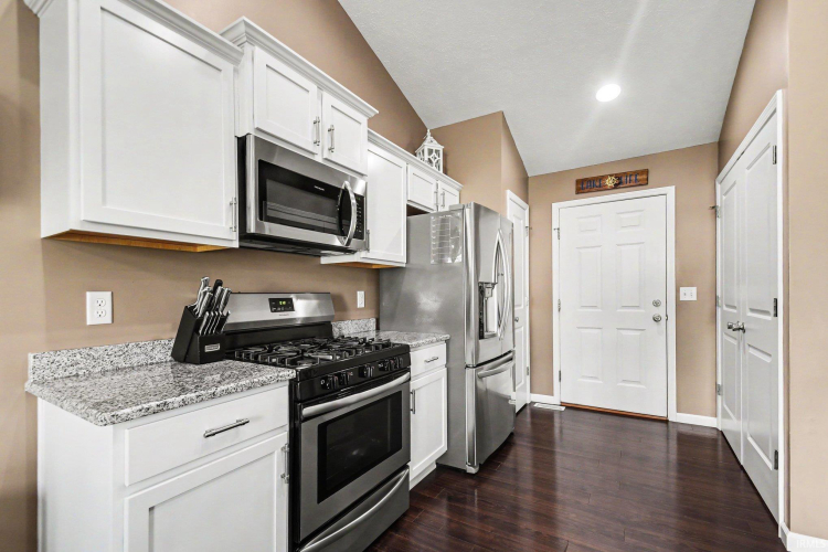 Listing Image 8