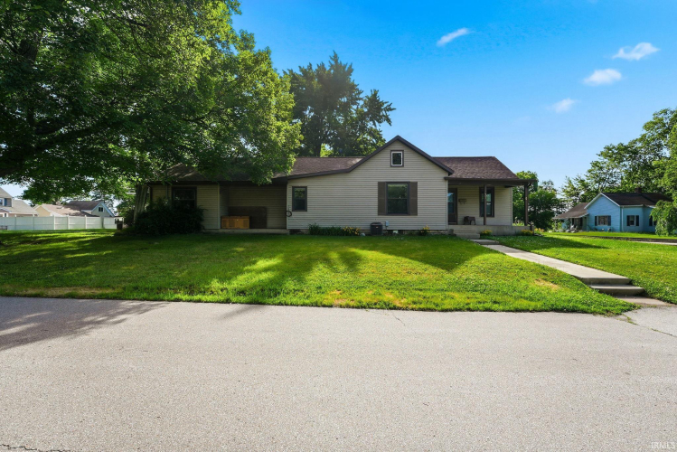 Listing Image 3