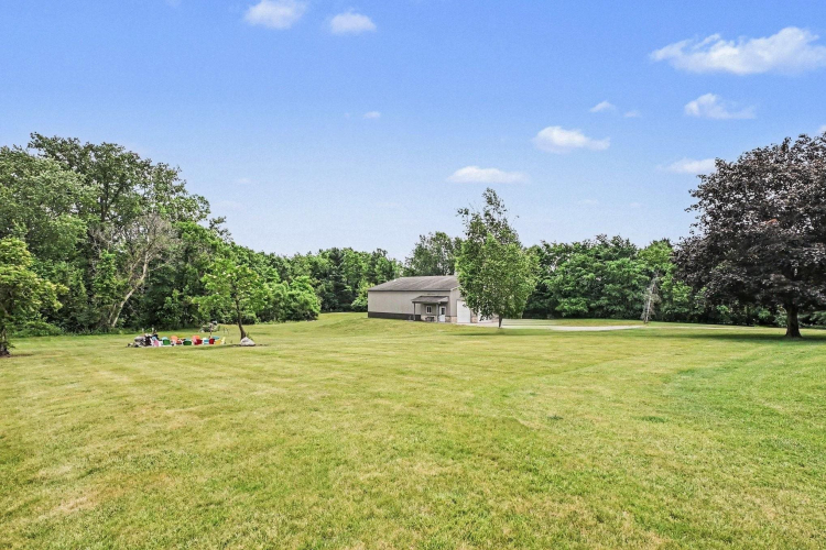 Listing Image 44