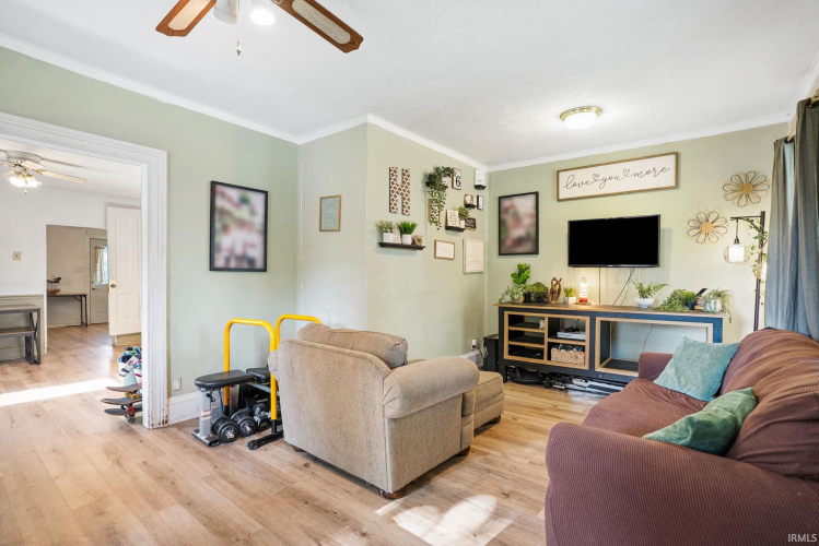 Listing Image 5