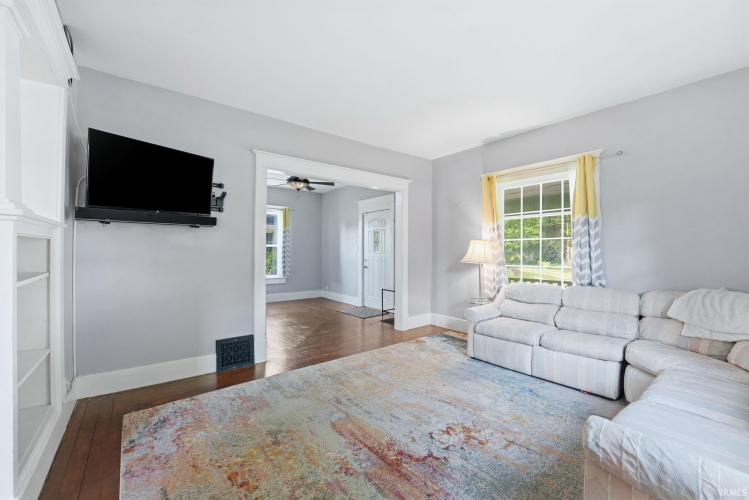 Listing Image 13