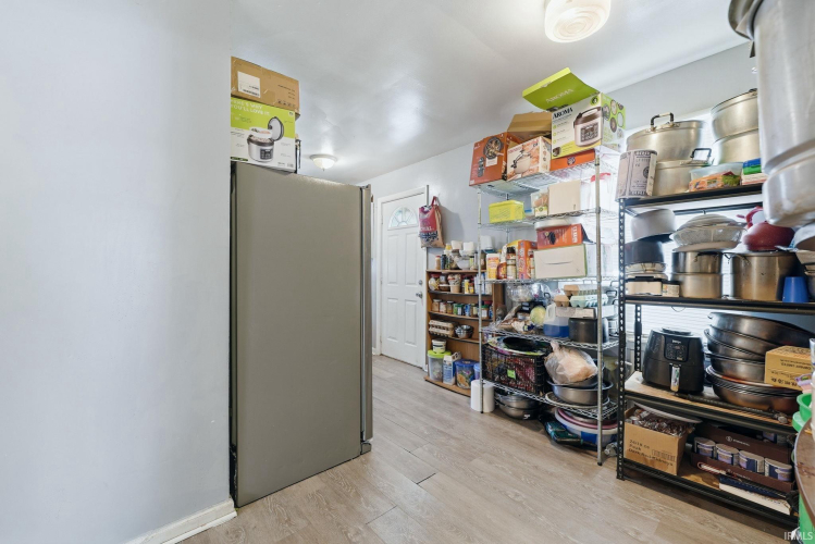Listing Image 13