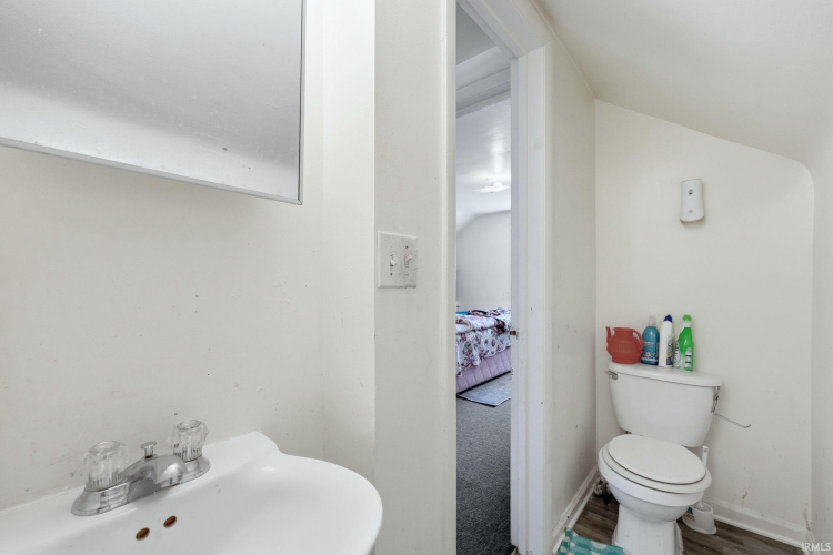 Listing Image 17