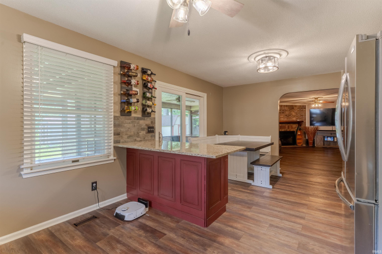 Listing Image 9