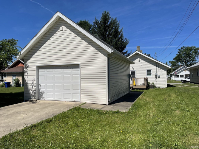 Listing Image 19