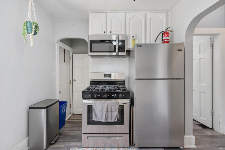 Listing Image 10