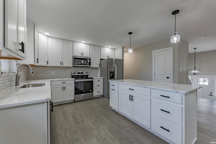 Listing Image 13