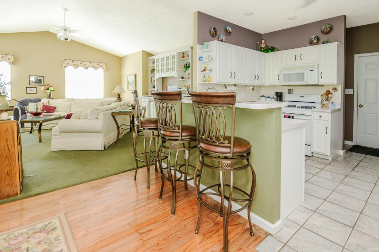Listing Image 15