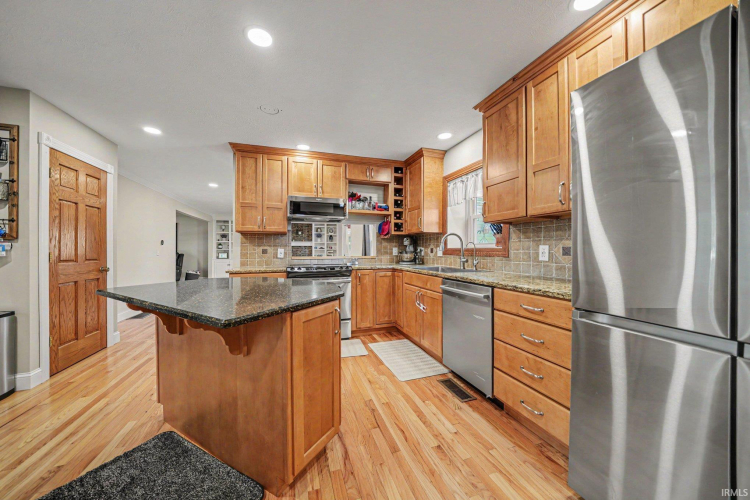 Listing Image 9