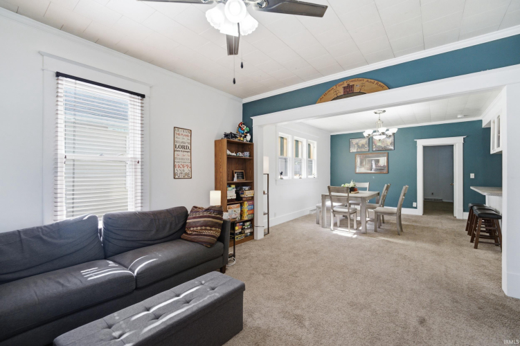 Listing Image 4