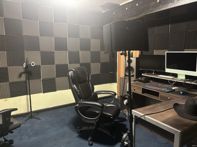 Listing Image 15