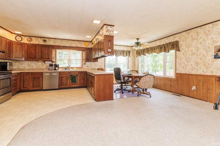 Listing Image 22
