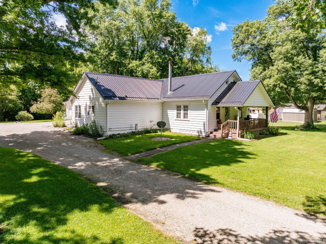 Listing Image 4