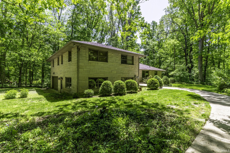 3409 Rosewood Drive Fort Wayne, IN 46804-6111