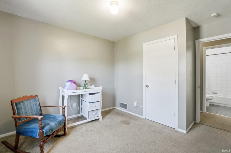 Listing Image 24