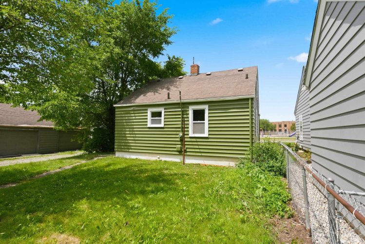 Listing Image 33