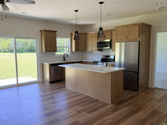 Listing Image 5