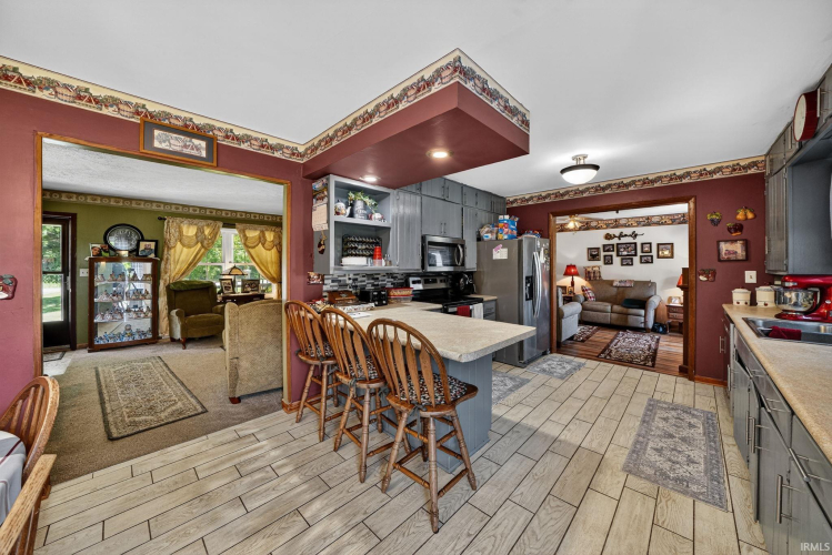 Listing Image 5