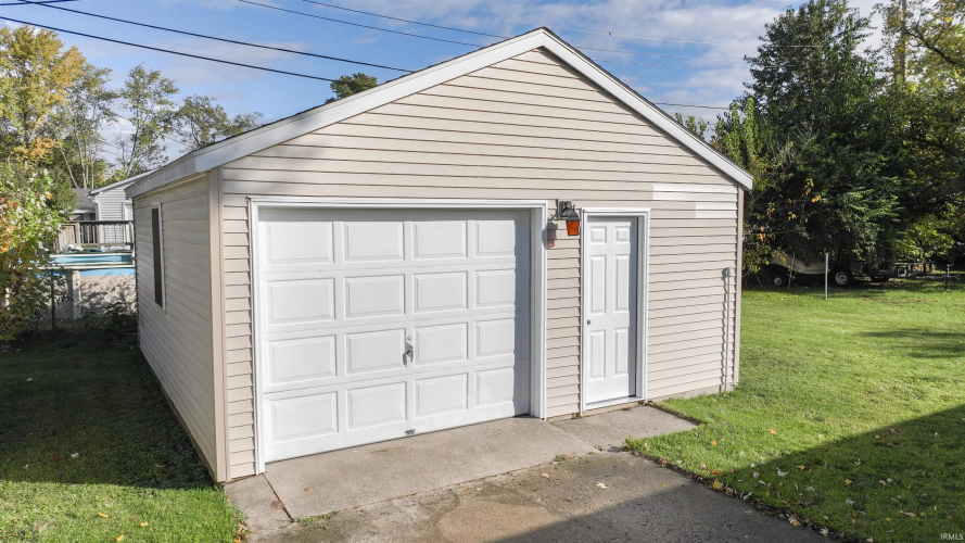 Listing Image 16