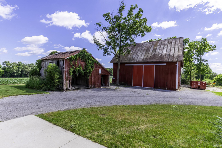 Listing Image 10