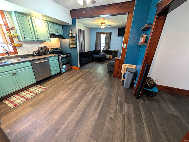 Listing Image 8