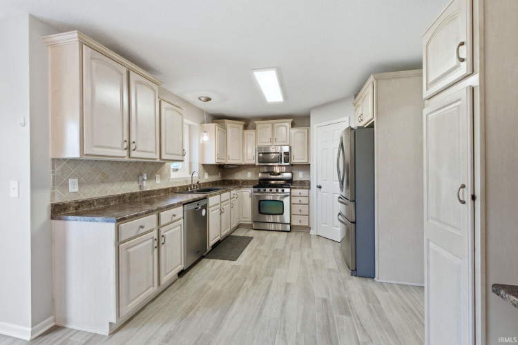 Listing Image 14