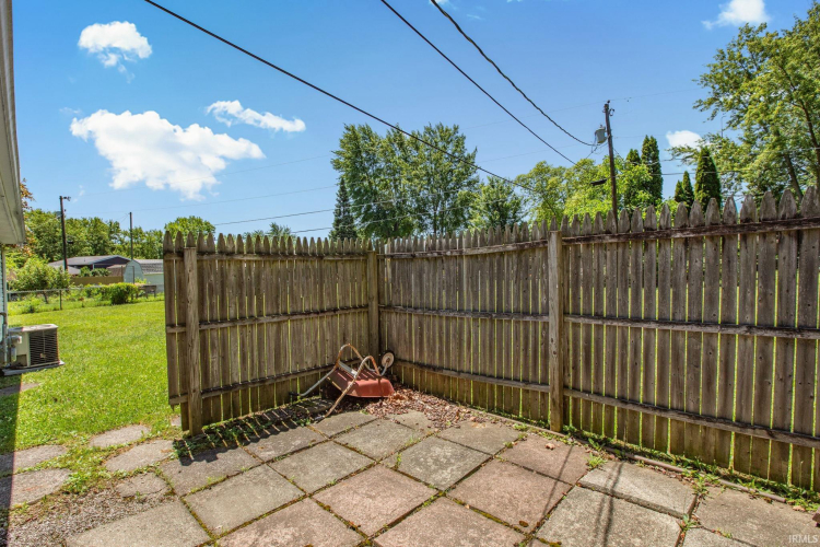 Listing Image 27