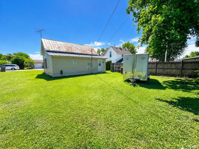 Listing Image 3