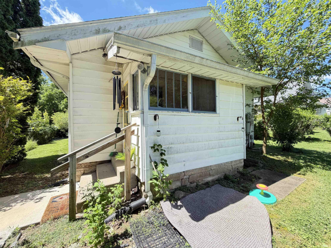 Listing Image 16