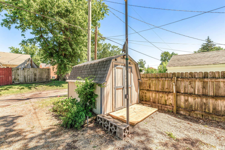 Listing Image 33