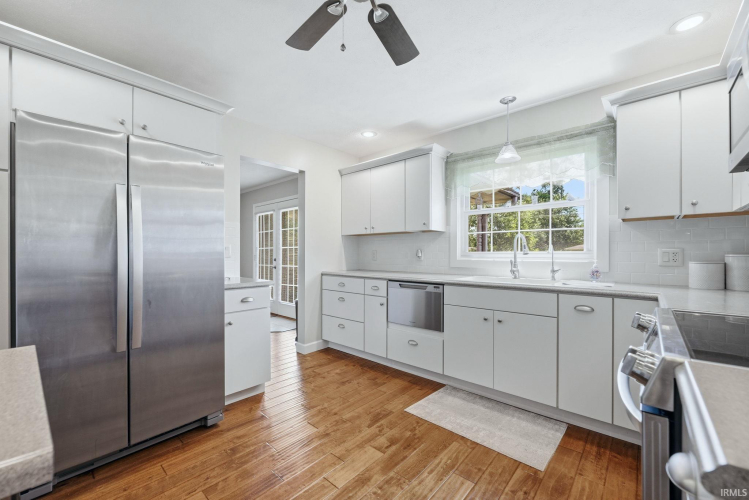 Listing Image 19