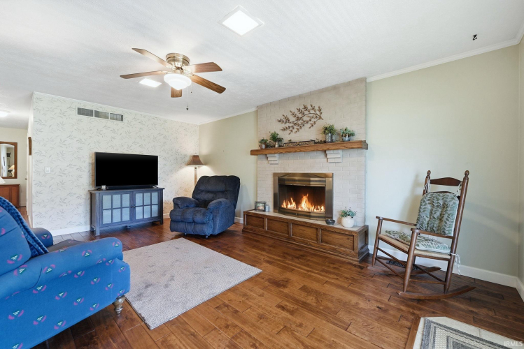 Listing Image 22