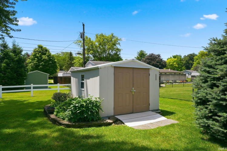 Listing Image 10