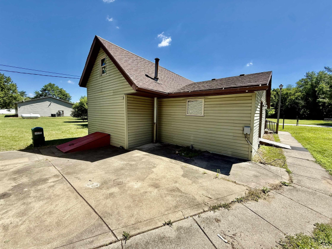 Listing Image 7