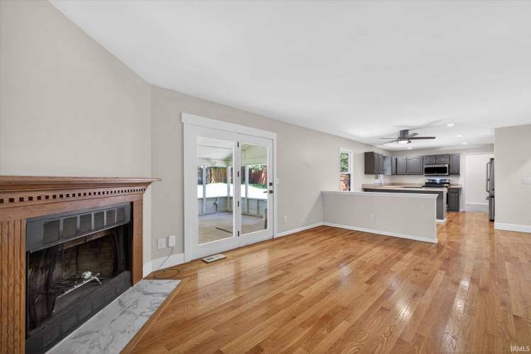 Listing Image 23