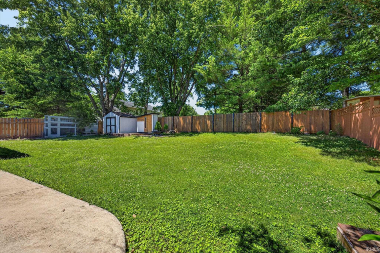 Listing Image 5