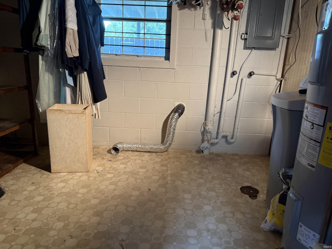 Listing Image 32