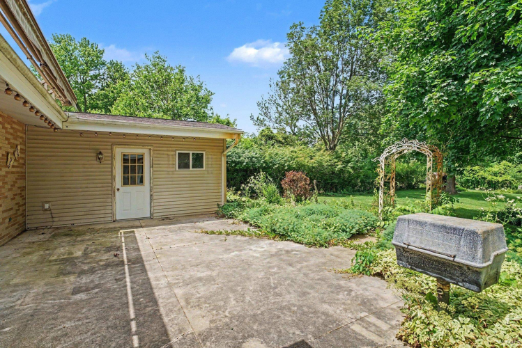 Listing Image 17