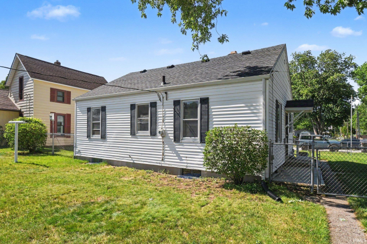 Listing Image 14